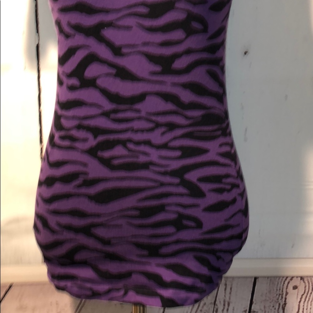 Small T-Shirt - Picture 4 of 6